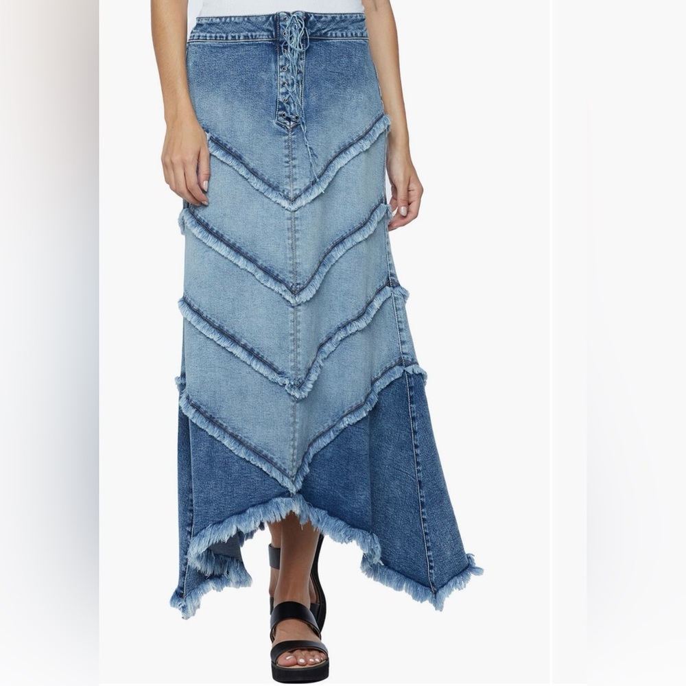 Wash lab Chevron Denim skirt sz31